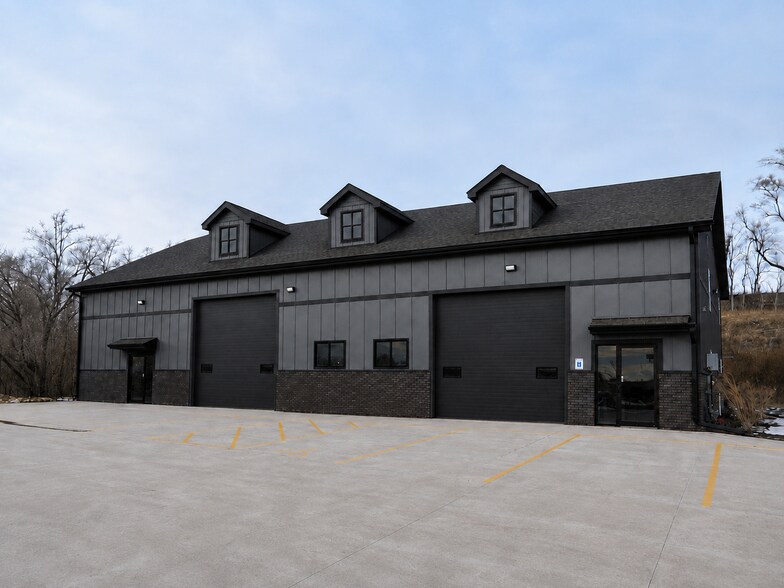 Primary Photo Of 3504 14th Ave, Council Bluffs Flex For Lease