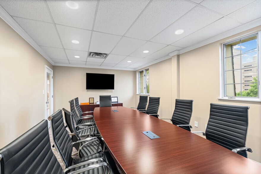 More Photos Of 10521 Judicial Dr, Fairfax Medical For Sale