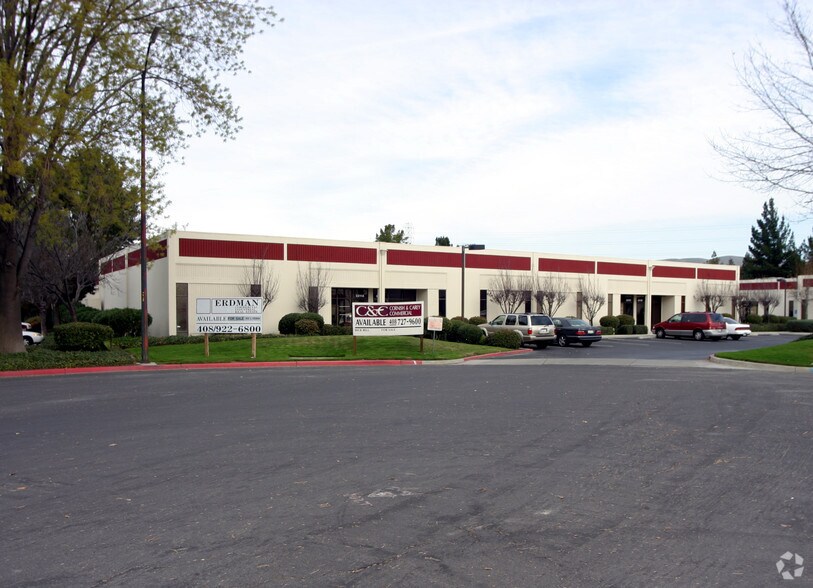 More Photos Of 2211 Fortune Dr, San Jose Research And Development For Sale