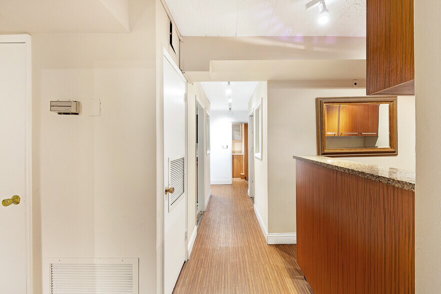 More Photos Of 200 Central Park S, New York Multifamily For Sale