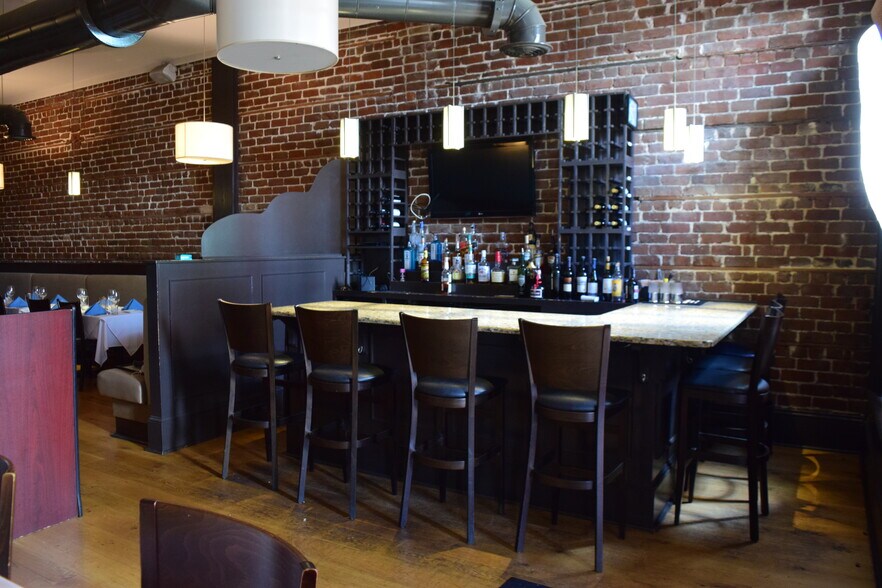 More Photos Of 309 W Congress St, Savannah Restaurant For Lease