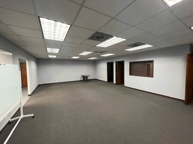 More Photos Of 1157 E 156th St, Bronx Warehouse For Lease