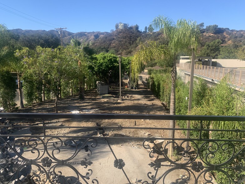 More Photos Of 6500 Foothill Blvd, Tujunga Restaurant For Sale