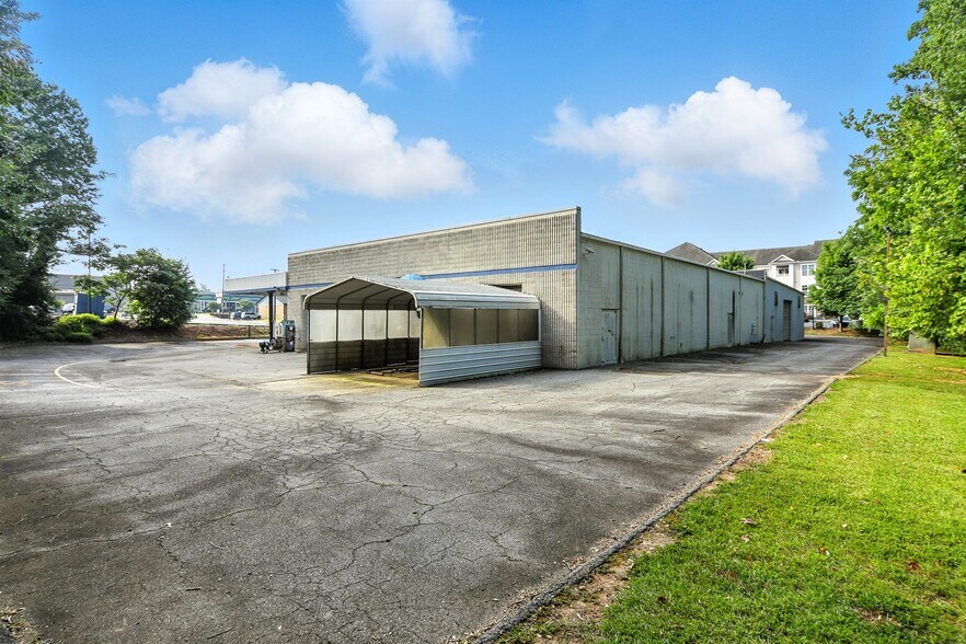 More Photos Of 2931 N Center St, Hickory Carwash For Sale
