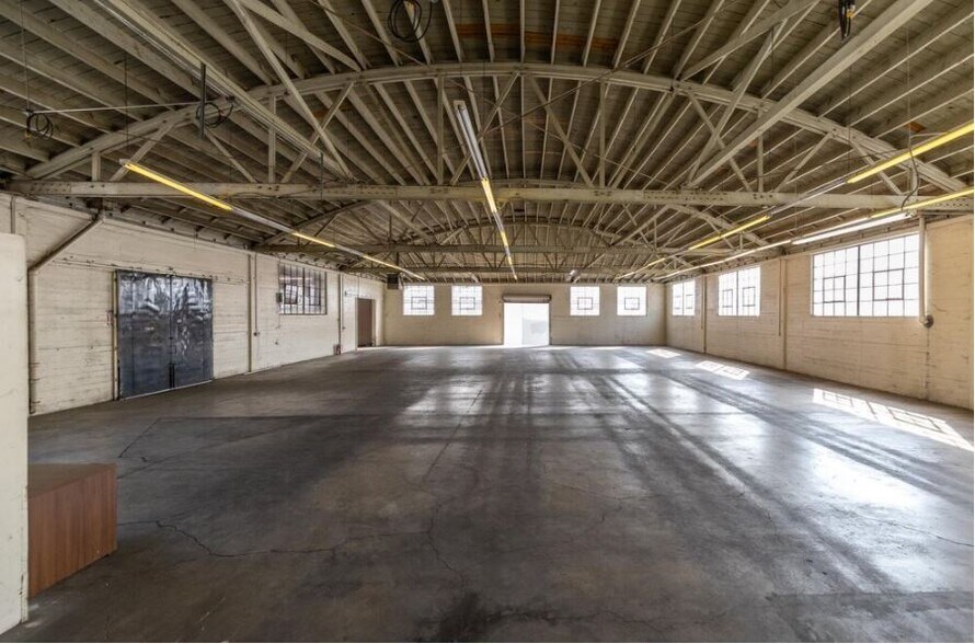 Primary Photo Of 3310 Leonis Blvd, Los Angeles Warehouse For Lease