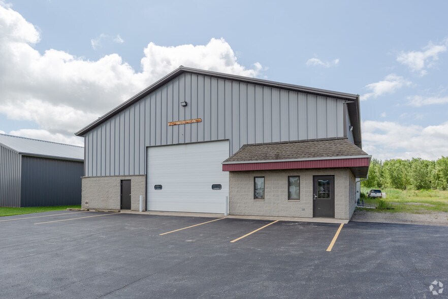 Primary Photo Of 1133 Flightway Dr, De Pere Manufacturing For Lease
