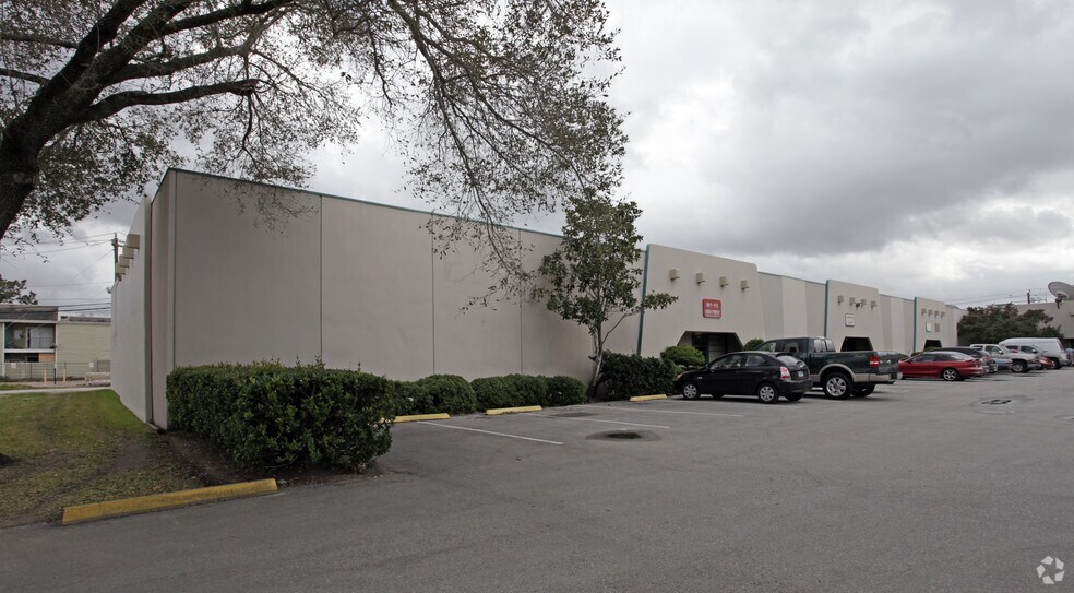 More Photos Of 6001-6501 Westline Dr, Houston Unknown For Lease