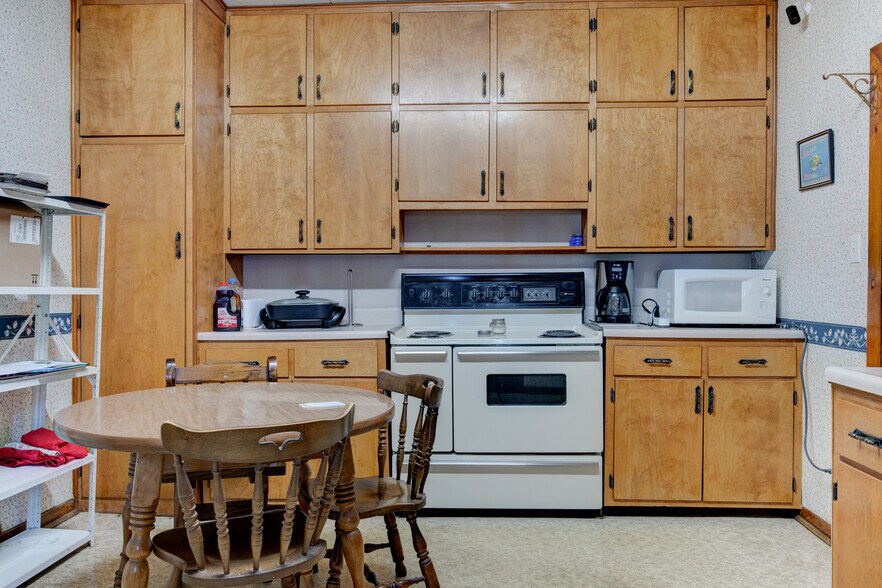 More Photos Of 12228 Indiana St, Leopold Storefront Retail Office For Sale