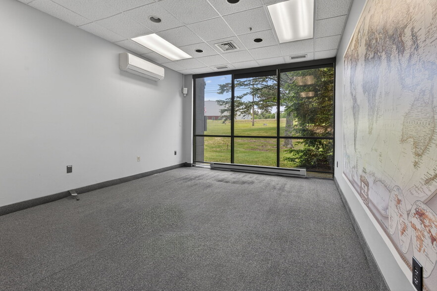 More Photos Of 645 Harvey Rd, Manchester Showroom For Lease