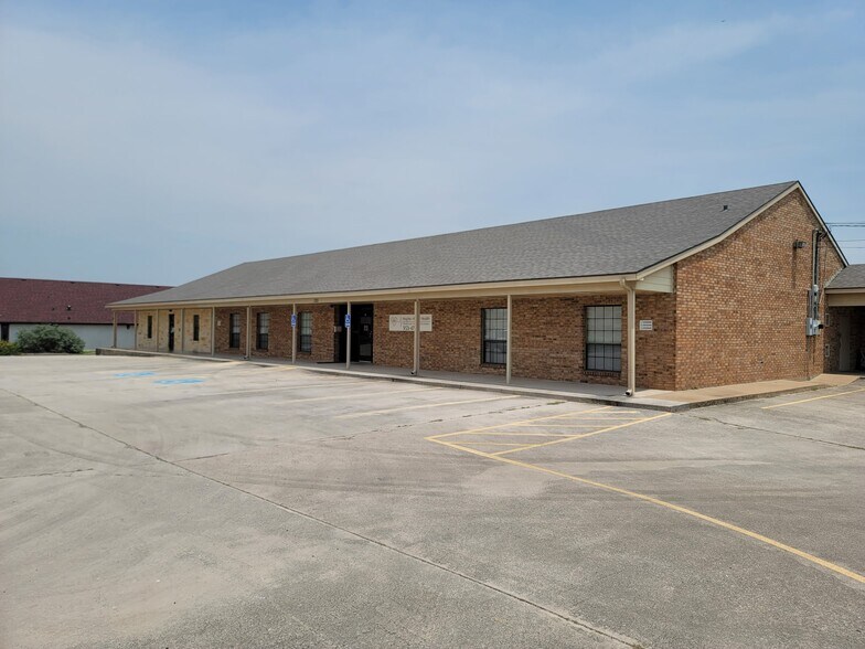 More Photos Of 333 Indian Trl, Harker Heights Office For Sale