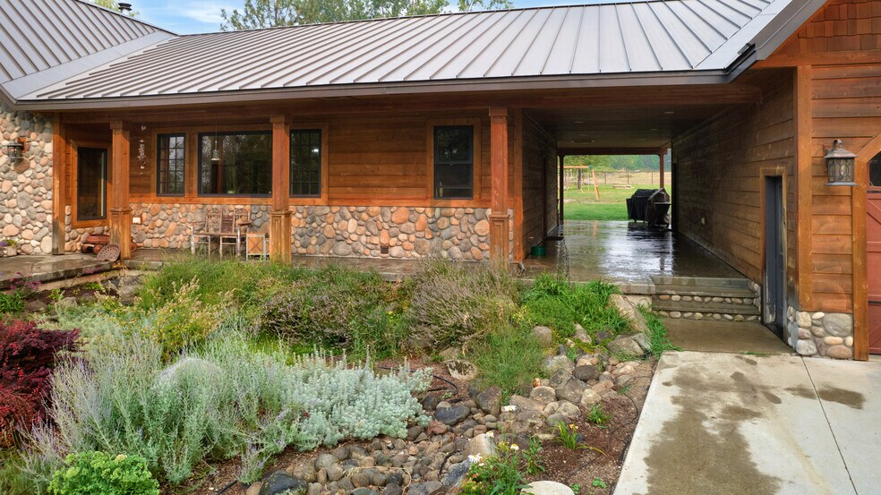 More Photos Of 37495 Boulder Flat Ln, Halfway Land For Sale