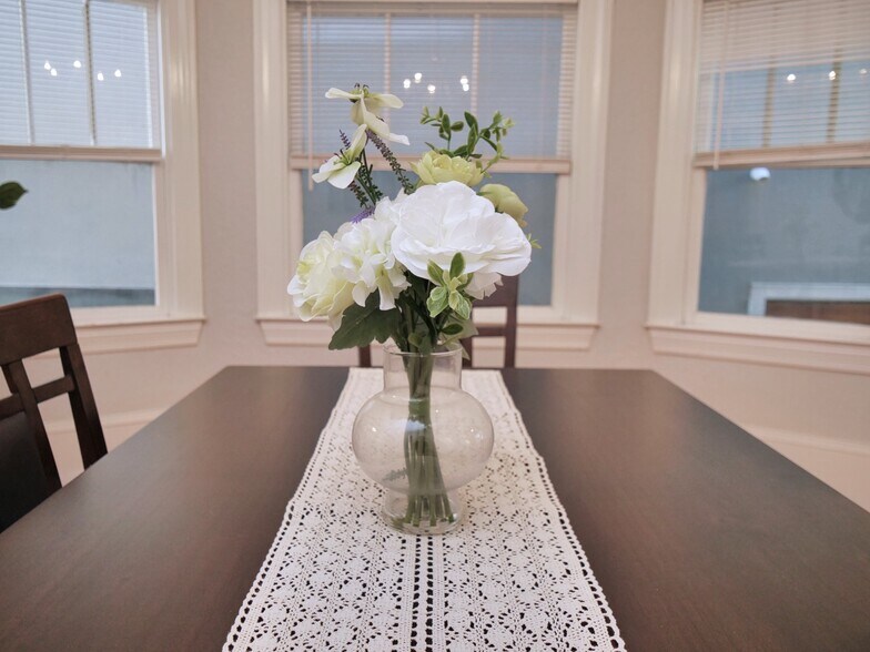 More Photos Of 1901-1903 H St, Sacramento Apartments For Sale