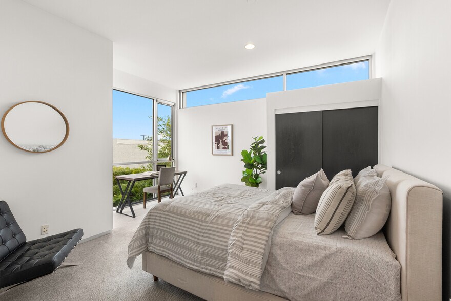 More Photos Of 930-932 Manhattan Beach Blvd, Manhattan Beach Office Residential For Sale