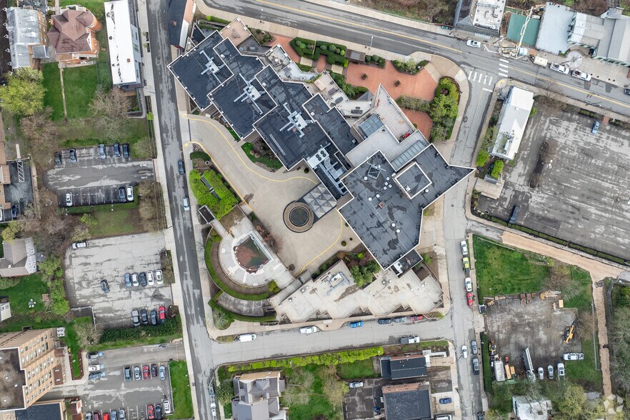 More Photos Of 1301 Grandview Ave, Pittsburgh Office For Lease