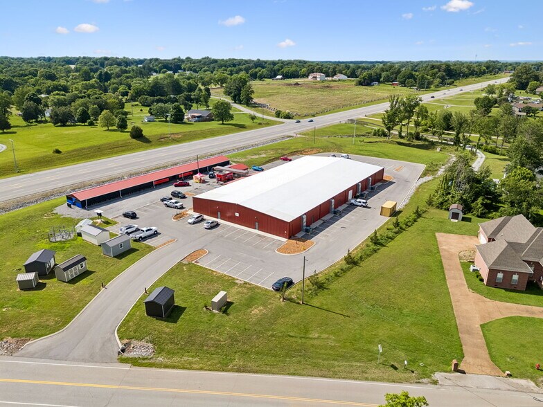 More Photos Of 4070 Old Highway 431, Greenbrier Freestanding For Sale