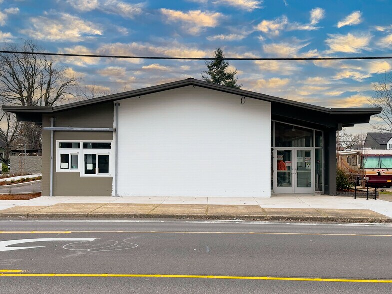 More Photos Of 3233 N Lombard St, Portland Fast Food For Lease