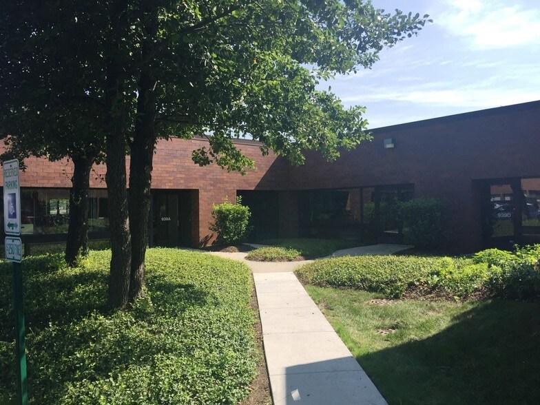 More Photos Of 939 N Plum Grove Rd, Schaumburg Medical For Lease