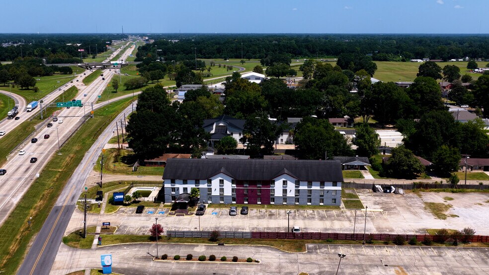 Primary Photo Of 2224 NE Evangeline Trwy, Lafayette Hotel For Sale