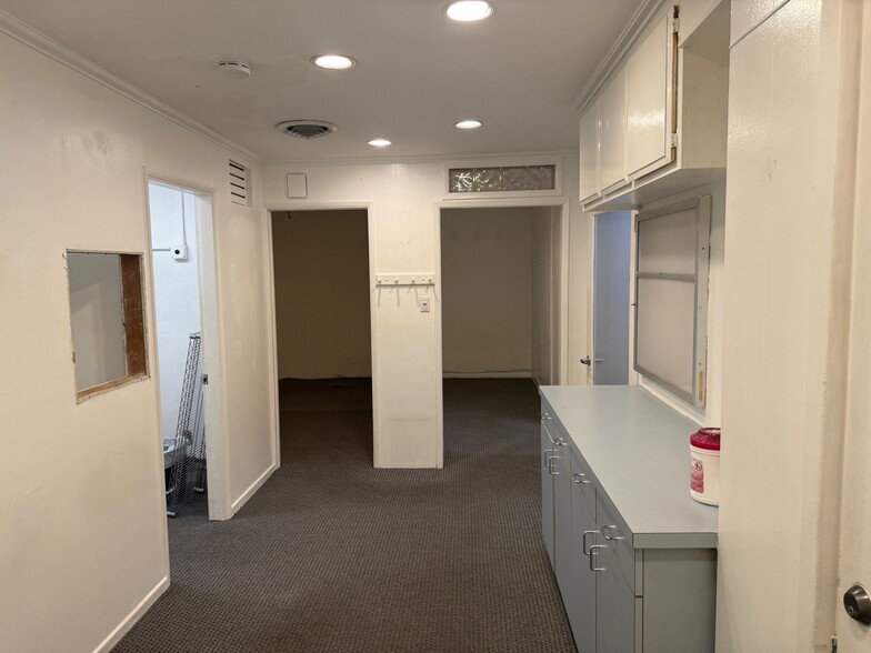 More Photos Of 5451 Laurel Canyon Blvd, Valley Village Medical For Lease