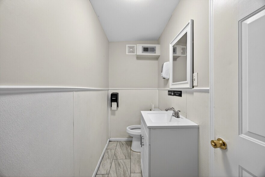 More Photos Of 4350 Augusta Rd, Lexington Restaurant For Sale