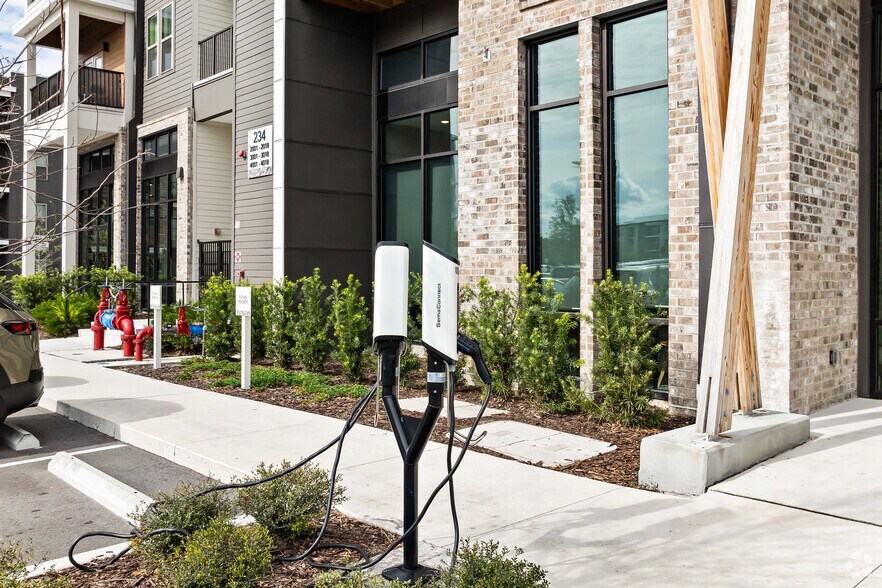 More Photos Of 234 E Mitchell Hammock Rd, Oviedo Apartments For Lease