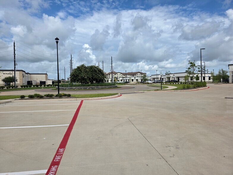 More Photos Of 5501 Cabrera Dr, Sugar Land Medical For Lease