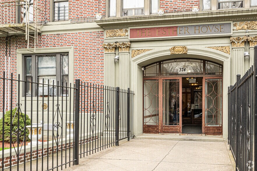 More Photos Of 374 Eastern Pky, Brooklyn Apartments For Sale