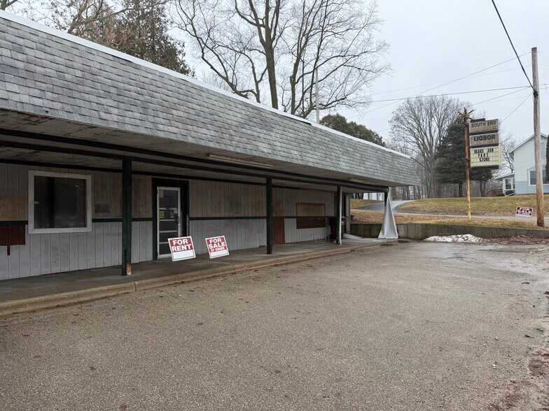 More Photos Of 637 S Main St, Nashville Freestanding For Sale