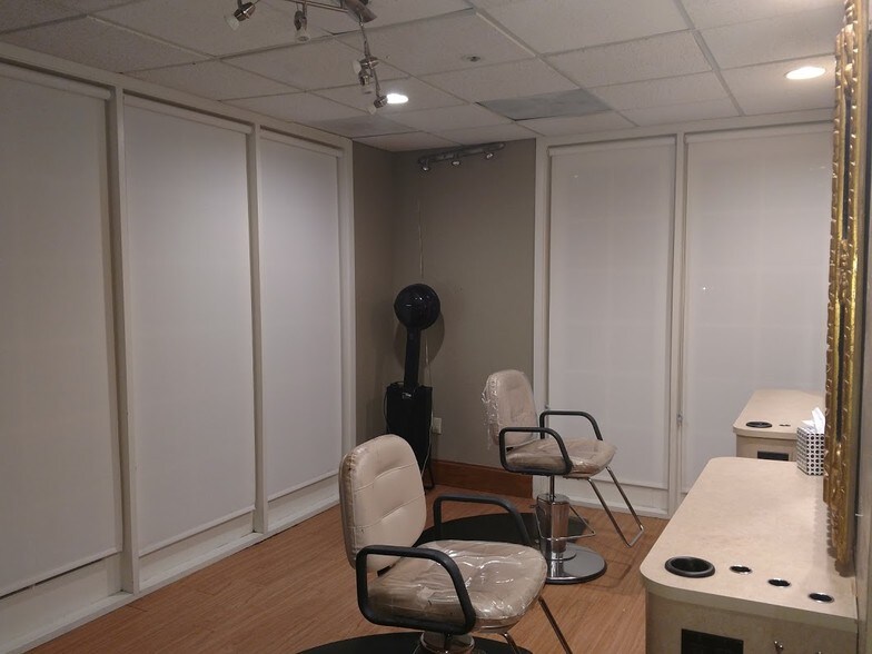 More Photos Of 5115 N Scottsdale Rd, Scottsdale Freestanding For Lease