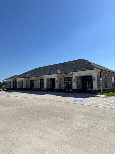 More Photos Of 1630 W Prosper Trl, Prosper Unknown For Lease