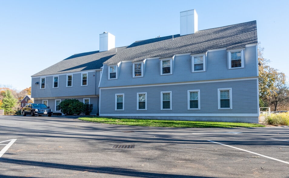 More Photos Of 40 Salem St, Lynnfield Office For Lease
