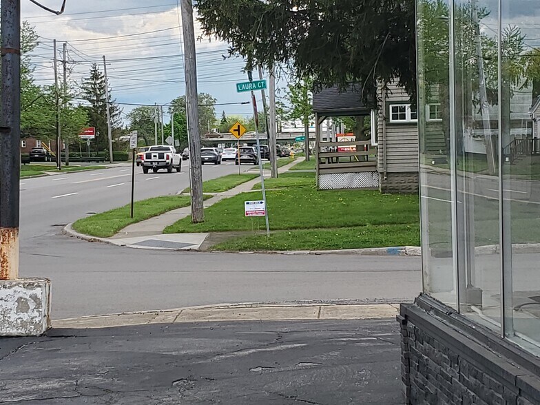 More Photos Of 2641 William St, Buffalo Showroom For Sale