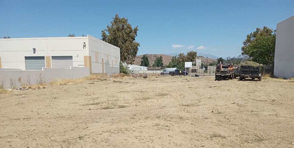 More Photos Of 1940 W Holt Ave, Pomona Land For Lease
