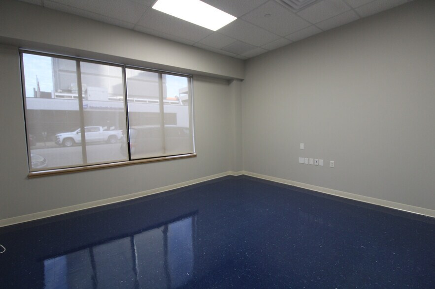 More Photos Of 949 3rd Ave, Huntington Storefront Retail Office For Lease
