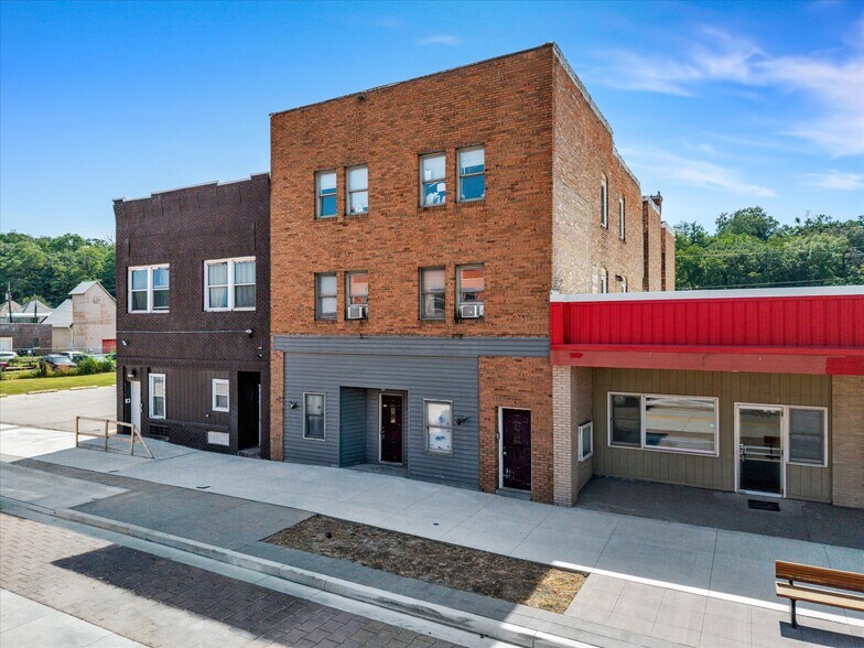 More Photos Of 1022 15th Ave, East Moline Multifamily For Sale