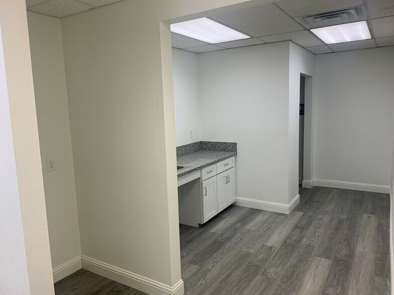 More Photos Of 441 N M St, Tulare Office For Lease
