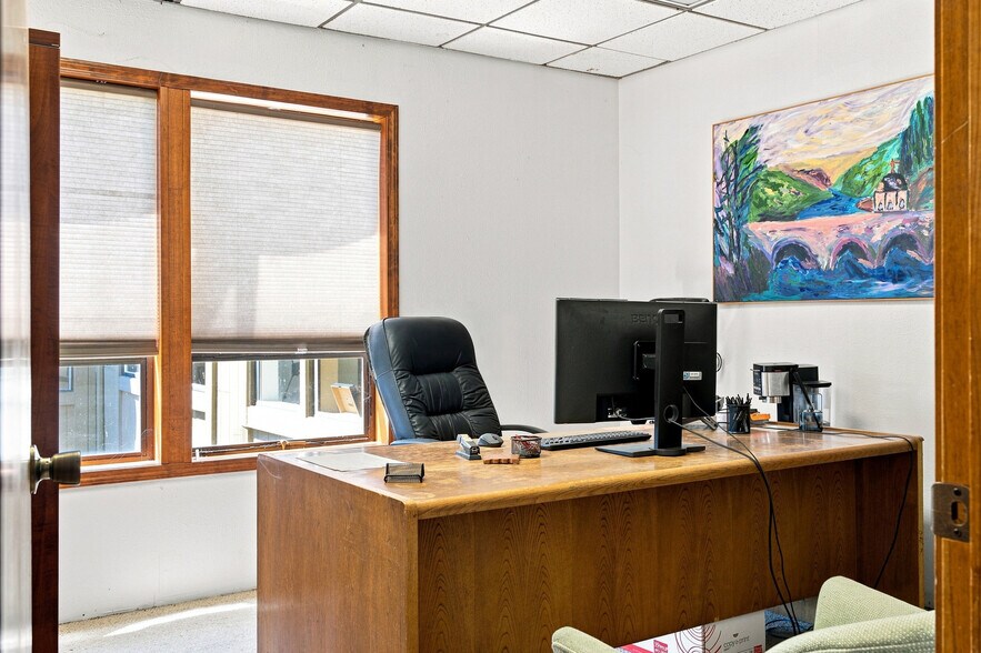 More Photos Of 5000 Bechelli Ln, Redding Office For Sale