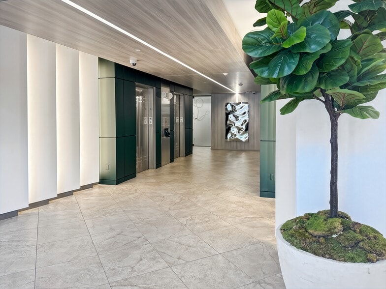 More Photos Of 5555 Glenridge Connector, Atlanta Coworking Space