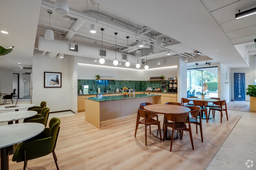 More Photos Of 3390 Mary St, Coconut Grove Coworking Space