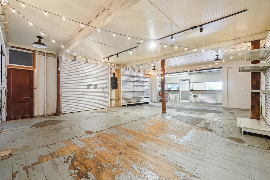 More Photos Of 1186 Clark St, Covington Freestanding For Lease