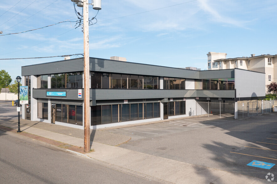 Primary Photo Of 20334 56 Av, Langley Medical For Sale