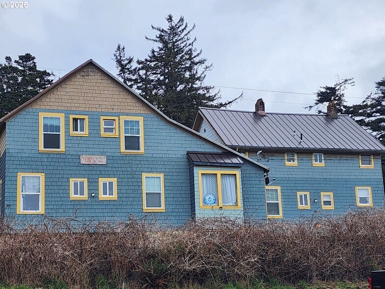 More Photos Of 935 Jackson St, Port Orford Apartments For Sale