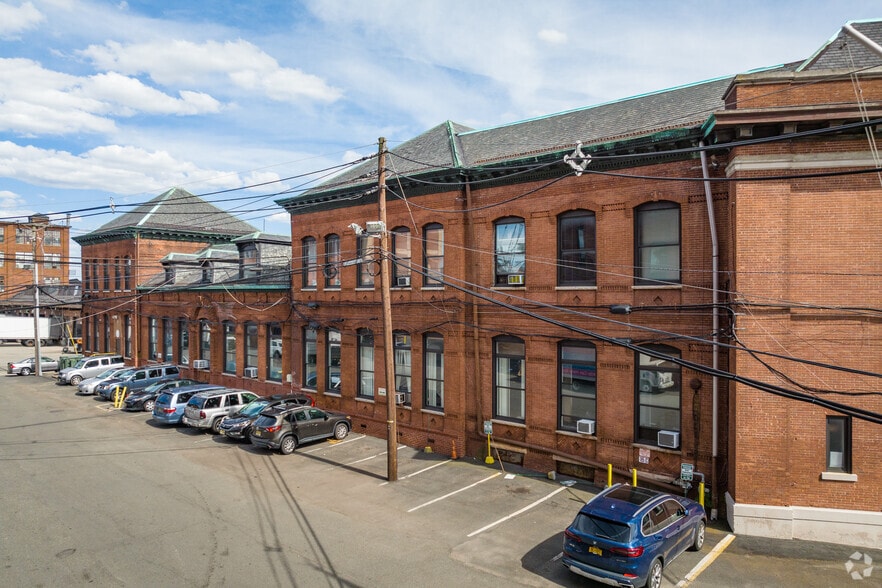 More Photos Of 90 Dayton Ave, Passaic Warehouse For Lease
