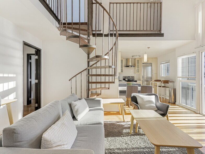 More Photos Of 14 Ozone Ave, Venice Apartments For Sale