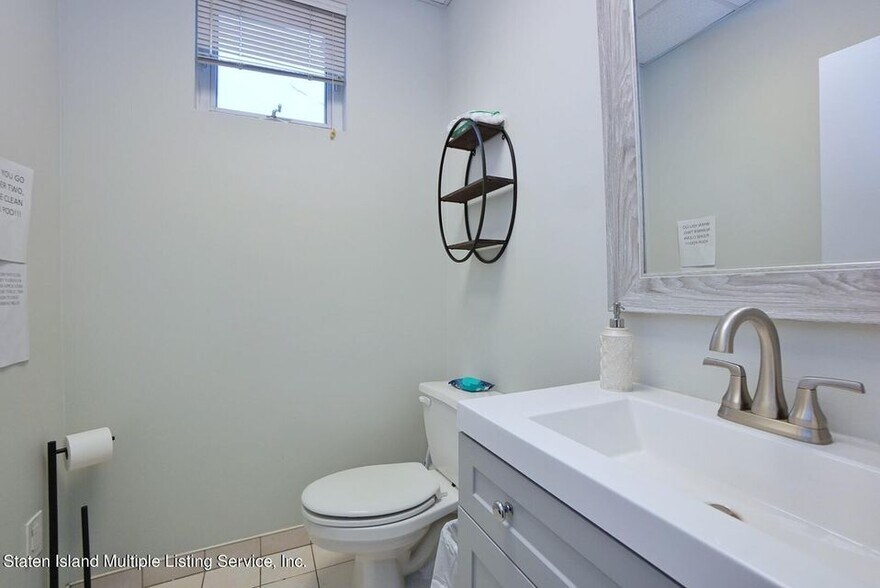 More Photos Of 15 1st St, Staten Island Office For Sale