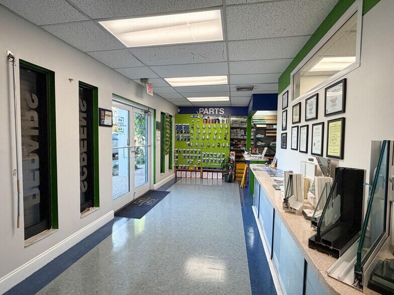 More Photos Of 5908 Johnson St, Hollywood Light Manufacturing For Sale