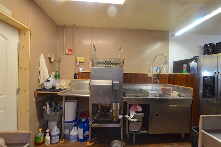 More Photos Of 108 Bailey St, Lima Restaurant For Sale