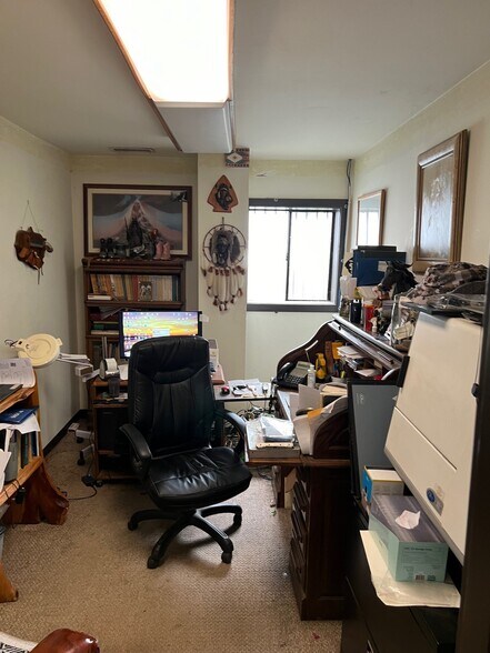 More Photos Of 3026C S Main St, Winston-Salem Veterinarian Kennel For Lease