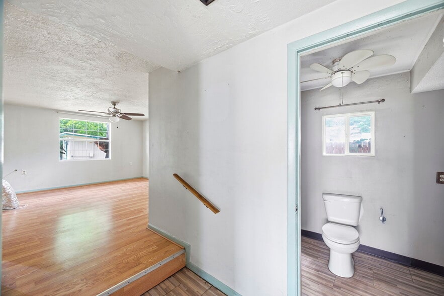 More Photos Of 927 Yale St N, Saint Petersburg Multifamily For Sale