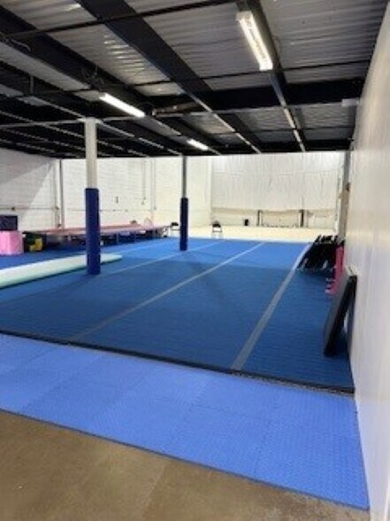 More Photos Of 3852 Dulles South Ct, Chantilly Industrial For Lease